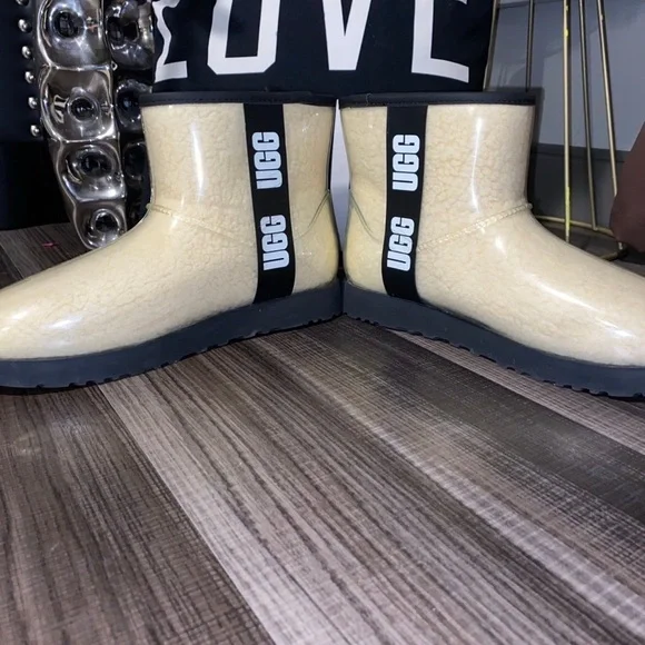 Ugg boots - Picture 4 of 12